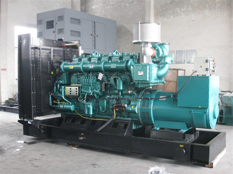 金湖200KW 柴油发电机的油耗是多少？