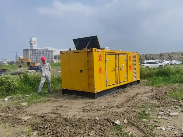 金湖200KW柴油发电机机组每小时的油耗量受哪些因素影响？